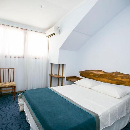 Guest House Lavr Gagra Exterior foto