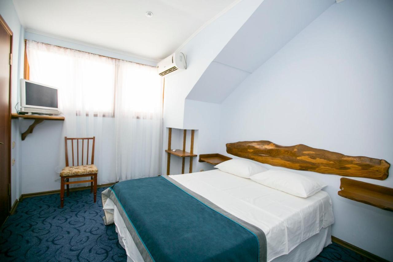 Guest House Lavr Gagra Exterior foto